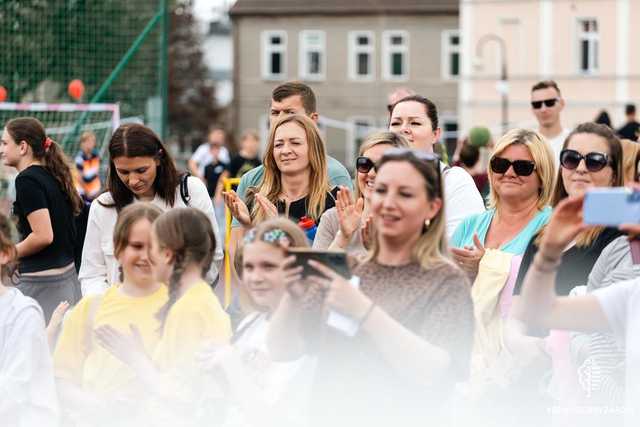 [FOTO] Moc atrakcji na Pikniku Rodzinnym przy Szkole Podstawowej w Żarowie