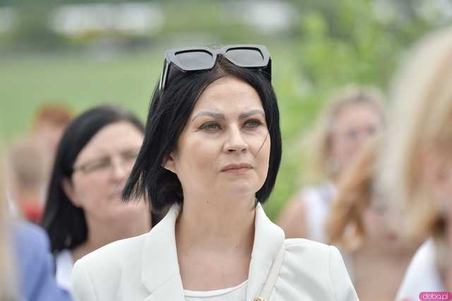 [WIDEO/FOTO] Jeżeli tracimy o nich pamięć, to odbieramy sens ich cierpienia. Biały Marsz przeszedł do Muzeum Gross-Rosen