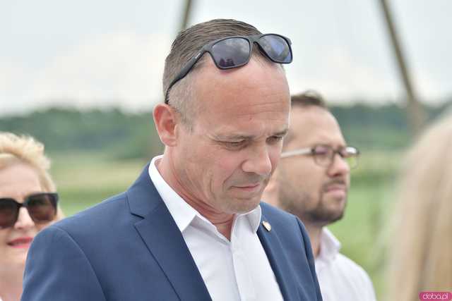 [WIDEO/FOTO] Jeżeli tracimy o nich pamięć, to odbieramy sens ich cierpienia. Biały Marsz przeszedł do Muzeum Gross-Rosen