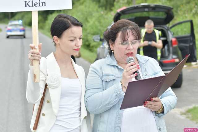 [WIDEO/FOTO] Jeżeli tracimy o nich pamięć, to odbieramy sens ich cierpienia. Biały Marsz przeszedł do Muzeum Gross-Rosen