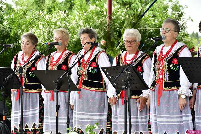 [WIDEO/FOTO] Powitanie Lata na Ludowo. Zespoły folklorystyczne z naszego regionu wystąpiły w Goczałkowie