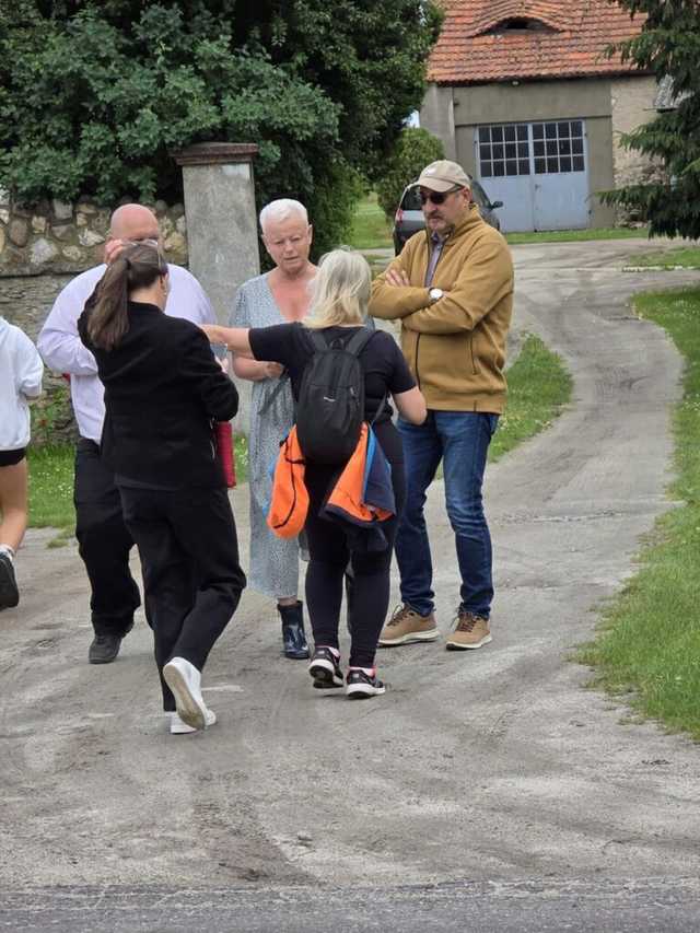 [FOTO] Zabawa połączona z odkrywaniem lokalnych perełek. Za nami otwarcie nowego questu w Bukowie