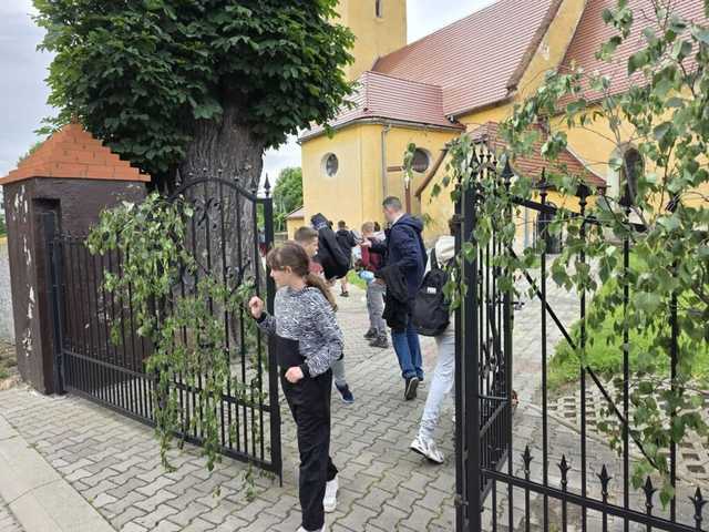 [FOTO] Zabawa połączona z odkrywaniem lokalnych perełek. Za nami otwarcie nowego questu w Bukowie