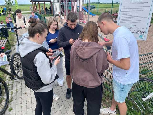 [FOTO] Zabawa połączona z odkrywaniem lokalnych perełek. Za nami otwarcie nowego questu w Bukowie