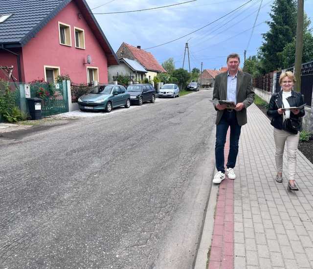 [FOTO] Zabawa połączona z odkrywaniem lokalnych perełek. Za nami otwarcie nowego questu w Bukowie