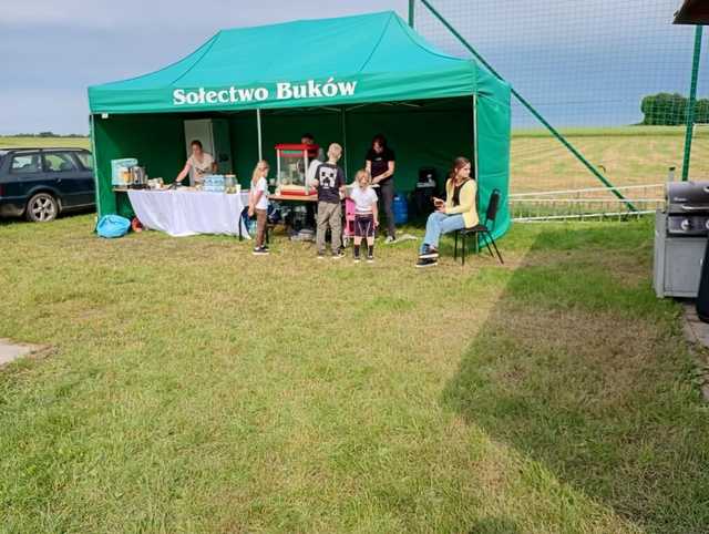 [FOTO] Zabawa połączona z odkrywaniem lokalnych perełek. Za nami otwarcie nowego questu w Bukowie