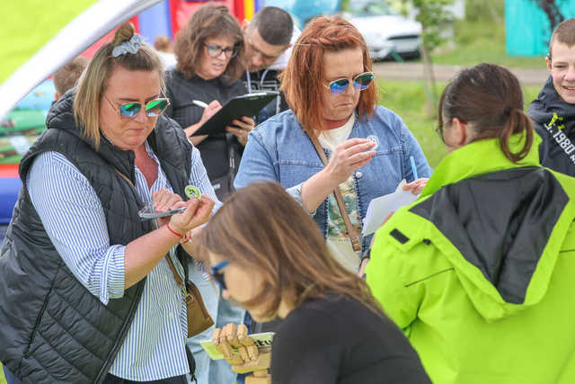 [FOTO] Zabawa połączona z odkrywaniem lokalnych perełek. Za nami otwarcie nowego questu w Bukowie