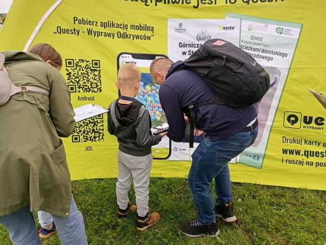 [FOTO] Zabawa połączona z odkrywaniem lokalnych perełek. Za nami otwarcie nowego questu w Bukowie