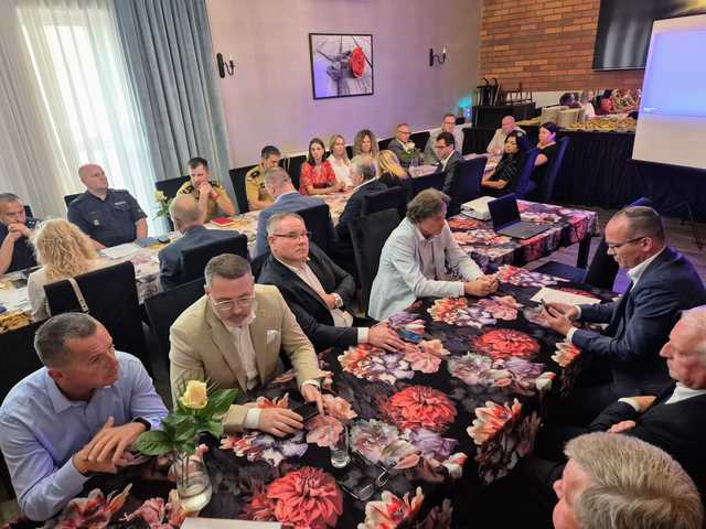 [FOTO] Za nami wspólne posiedzenie Komisji Bezpieczeństwa oraz ZZK w powiecie świdnickim