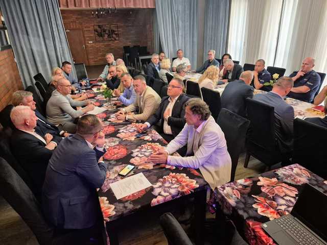 [FOTO] Za nami wspólne posiedzenie Komisji Bezpieczeństwa oraz ZZK w powiecie świdnickim