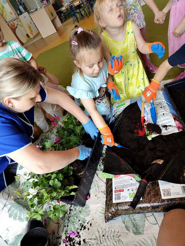 Zielony zakątek w „Bajkowej Dolince” w Pszennie 