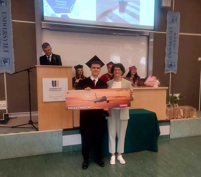 [FOTO] Uczniowie SP nr 1 w Świdnicy reprezentowali powiat na V Uniwersytecie Liderów