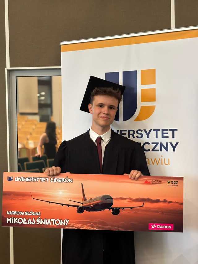 [FOTO] Uczniowie SP nr 1 w Świdnicy reprezentowali powiat na V Uniwersytecie Liderów