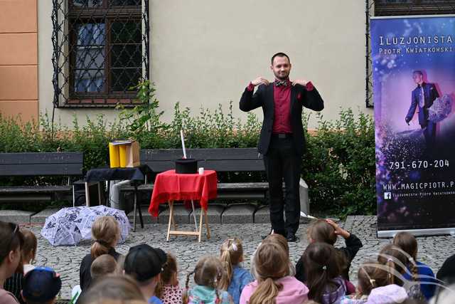 [FOTO] Zakończenie cyklu warsztatów bibliotecznych Czytelniaki na Skwerze z dzikami