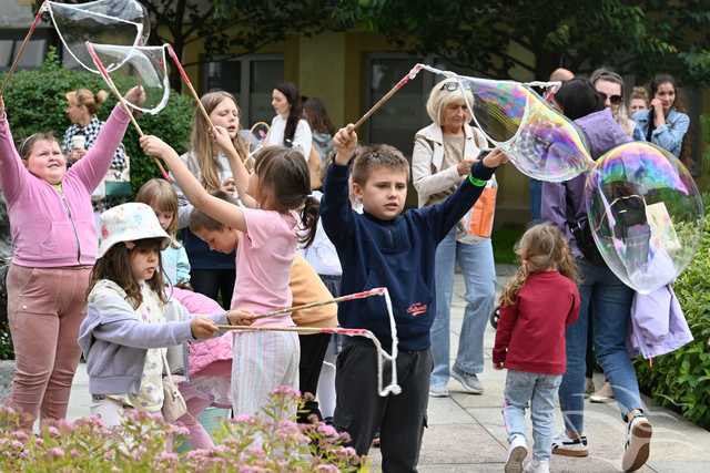 [FOTO] Zakończenie cyklu warsztatów bibliotecznych Czytelniaki na Skwerze z dzikami