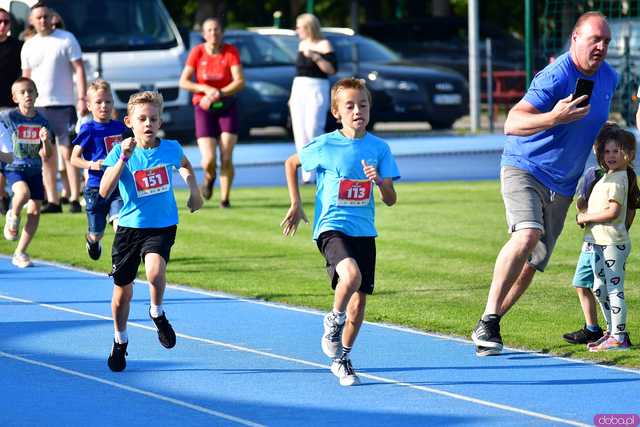 [FOTO] Czas na finał! Zacięta rywalizacja w Świdnickim Czwartku Lekkoatletycznym