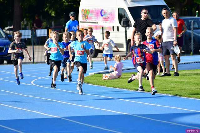 [FOTO] Czas na finał! Zacięta rywalizacja w Świdnickim Czwartku Lekkoatletycznym
