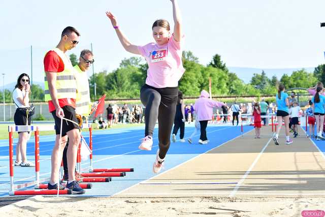 [FOTO] Czas na finał! Zacięta rywalizacja w Świdnickim Czwartku Lekkoatletycznym