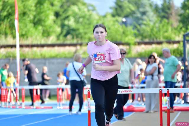 [FOTO] Czas na finał! Zacięta rywalizacja w Świdnickim Czwartku Lekkoatletycznym