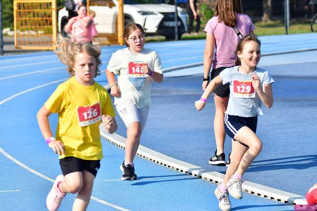[FOTO] Czas na finał! Zacięta rywalizacja w Świdnickim Czwartku Lekkoatletycznym