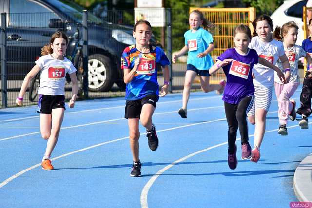 [FOTO] Czas na finał! Zacięta rywalizacja w Świdnickim Czwartku Lekkoatletycznym