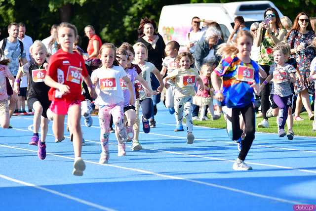 [FOTO] Czas na finał! Zacięta rywalizacja w Świdnickim Czwartku Lekkoatletycznym