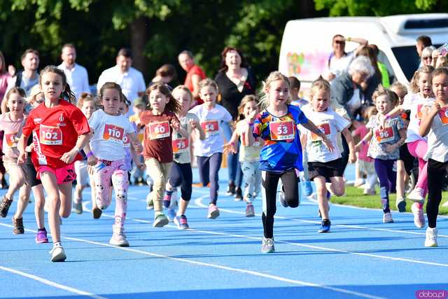 [FOTO] Czas na finał! Zacięta rywalizacja w Świdnickim Czwartku Lekkoatletycznym