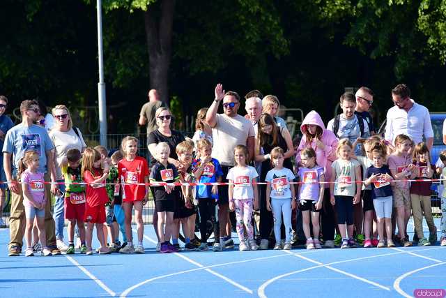 [FOTO] Czas na finał! Zacięta rywalizacja w Świdnickim Czwartku Lekkoatletycznym