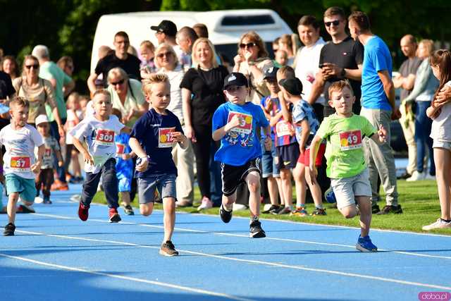 [FOTO] Czas na finał! Zacięta rywalizacja w Świdnickim Czwartku Lekkoatletycznym