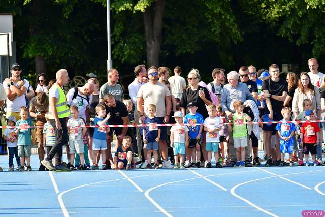 [FOTO] Czas na finał! Zacięta rywalizacja w Świdnickim Czwartku Lekkoatletycznym