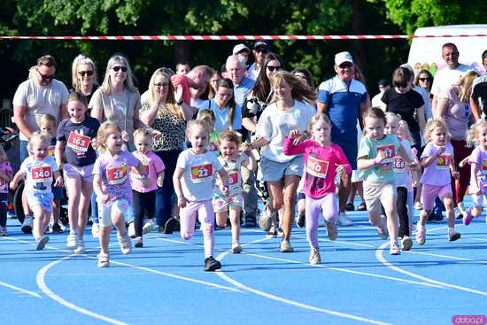[FOTO] Czas na finał! Zacięta rywalizacja w Świdnickim Czwartku Lekkoatletycznym