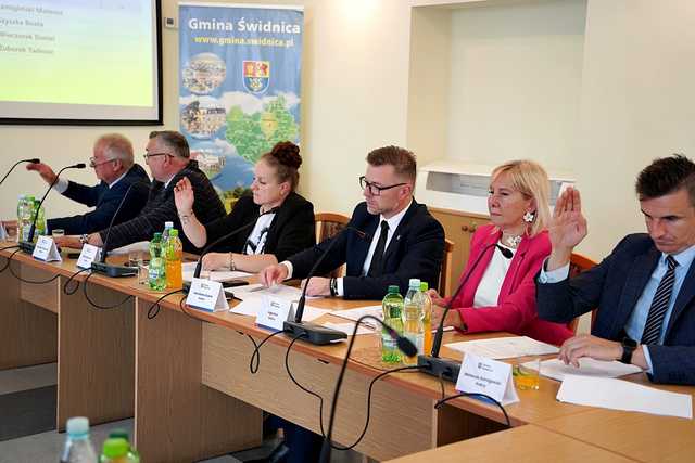 Wotum zaufania i absolutorium dla wójta gminy Świdnica 