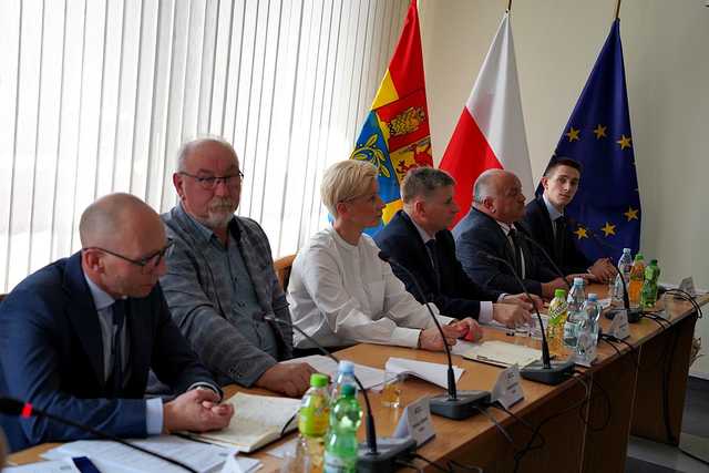 Wotum zaufania i absolutorium dla wójta gminy Świdnica 