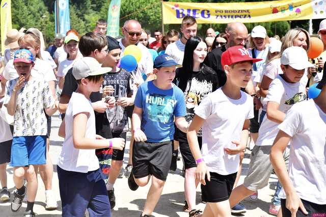 [WIDEO/FOTO] Po raz czwarty pobiegli, aby promować rodzicielstwo zastępcze