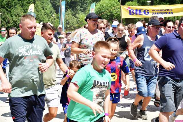 [WIDEO/FOTO] Po raz czwarty pobiegli, aby promować rodzicielstwo zastępcze