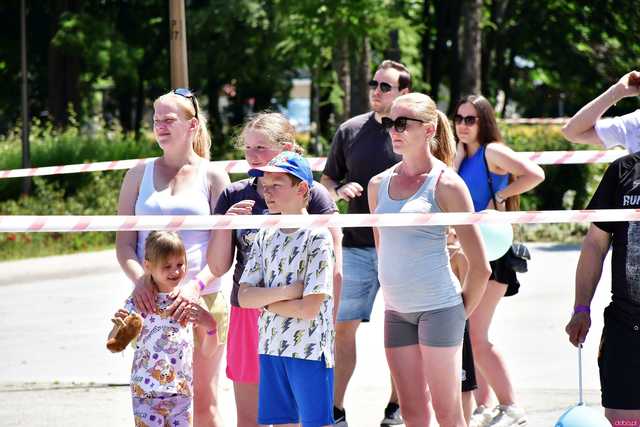 [WIDEO/FOTO] Po raz czwarty pobiegli, aby promować rodzicielstwo zastępcze