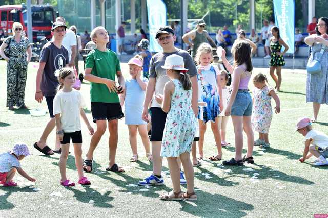 [WIDEO/FOTO] Tysiące baniek, mydlana wyspa i mnóstwo dobrej zabawy. Trwa 8. Mydlany Park Festiwal w Żarowie