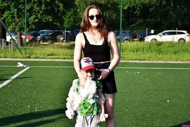 [WIDEO/FOTO] Tysiące baniek, mydlana wyspa i mnóstwo dobrej zabawy. Trwa 8. Mydlany Park Festiwal w Żarowie