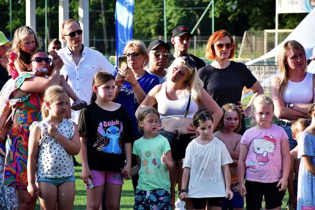 [WIDEO/FOTO] Tysiące baniek, mydlana wyspa i mnóstwo dobrej zabawy. Trwa 8. Mydlany Park Festiwal w Żarowie