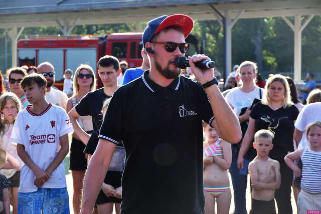 [WIDEO/FOTO] Tysiące baniek, mydlana wyspa i mnóstwo dobrej zabawy. Trwa 8. Mydlany Park Festiwal w Żarowie