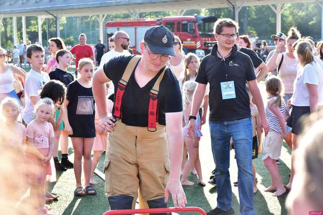 [WIDEO/FOTO] Tysiące baniek, mydlana wyspa i mnóstwo dobrej zabawy. Trwa 8. Mydlany Park Festiwal w Żarowie