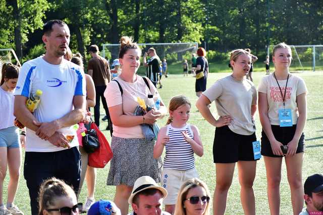 [WIDEO/FOTO] Tysiące baniek, mydlana wyspa i mnóstwo dobrej zabawy. Trwa 8. Mydlany Park Festiwal w Żarowie