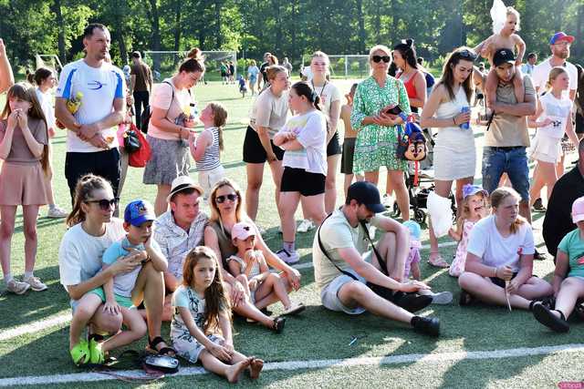 [WIDEO/FOTO] Tysiące baniek, mydlana wyspa i mnóstwo dobrej zabawy. Trwa 8. Mydlany Park Festiwal w Żarowie