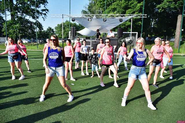[WIDEO/FOTO] Tysiące baniek, mydlana wyspa i mnóstwo dobrej zabawy. Trwa 8. Mydlany Park Festiwal w Żarowie