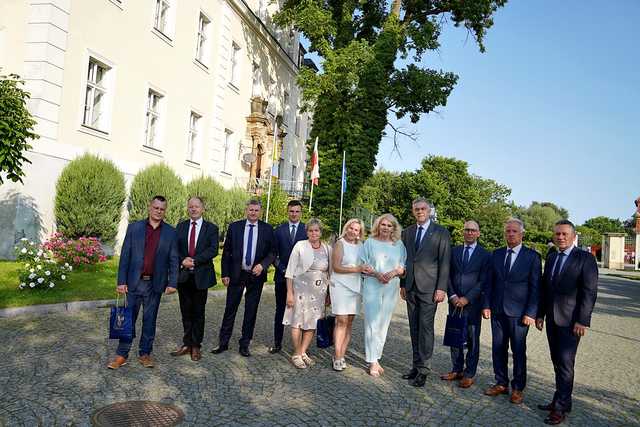 [FOTO] Samorządowcy z wszystkich dziewięciu kadencji spotkali się w Krzyżowej