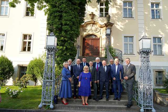 [FOTO] Samorządowcy z wszystkich dziewięciu kadencji spotkali się w Krzyżowej
