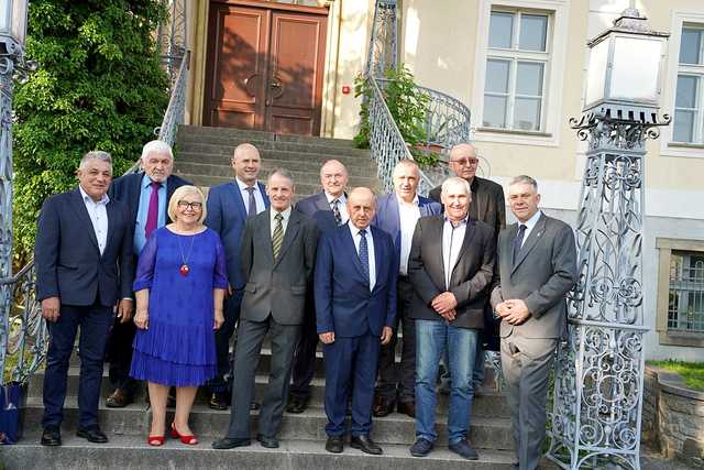[FOTO] Samorządowcy z wszystkich dziewięciu kadencji spotkali się w Krzyżowej
