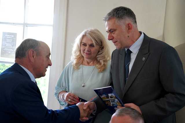 [FOTO] Samorządowcy z wszystkich dziewięciu kadencji spotkali się w Krzyżowej