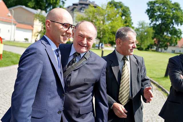 [FOTO] Samorządowcy z wszystkich dziewięciu kadencji spotkali się w Krzyżowej