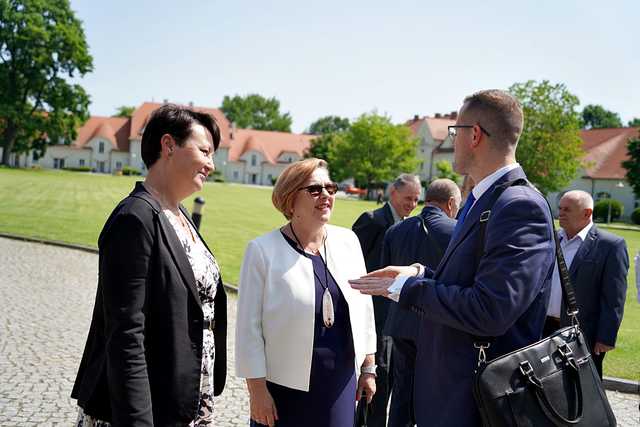 [FOTO] Samorządowcy z wszystkich dziewięciu kadencji spotkali się w Krzyżowej